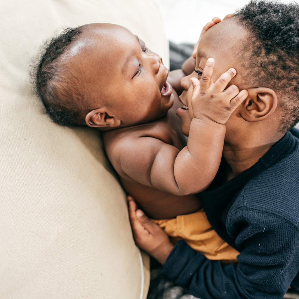 Strategies for Introducing Your Baby to a New Sibling